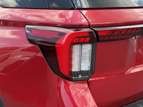 Certified 2025 Ford Explorer ST-Line w/ Premium Package RWD image 11