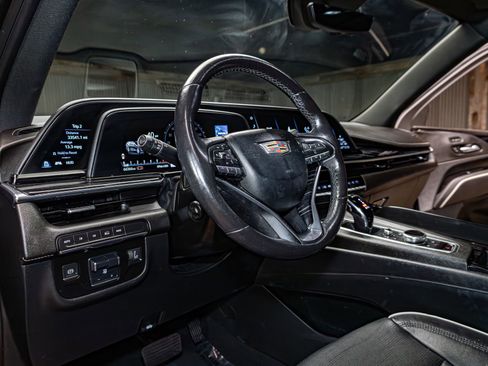 Used 2021 Cadillac Escalade Sport w/ LPO, Illumination Package image 12