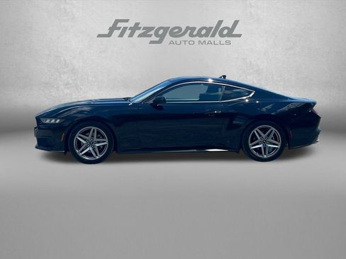 Used 2024 Ford Mustang Coupe RWD image 5