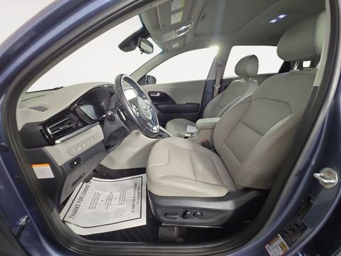 Used 2021 Kia Niro Touring image 9