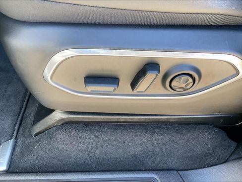 New 2026 Jeep Grand Wagoneer 4WD w/ Premium Group I image 16