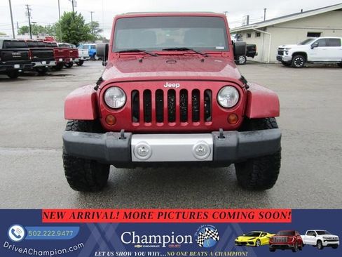 Used 2013 Jeep Wrangler Unlimited Sahara w/ Connectivity Group AWD/4WD image 2