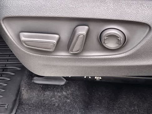 Used 2023 Toyota Highlander Platinum image 31