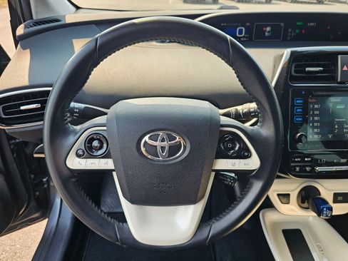 Used 2016 Toyota Prius Three w/ Advanced Technology Package FWD image 22