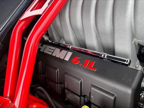 Used 2009 Dodge Challenger SRT8 w/ SRT Option Group II RWD image 31