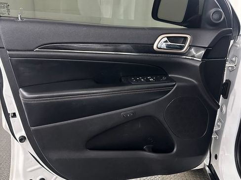 Used 2016 Jeep Grand Cherokee Limited 75th Anniversary AWD/4WD image 8