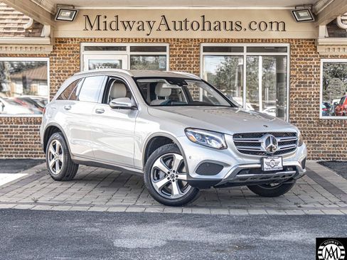 Used 2019 Mercedes-Benz GLC 300 w/ Driver Assistance Package image 3