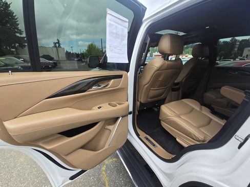 Used 2020 Cadillac Escalade Platinum AWD/4WD image 15