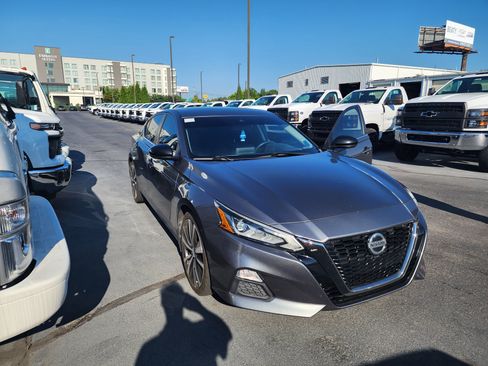 Used 2021 Nissan Altima 2.0 SR FWD image 1