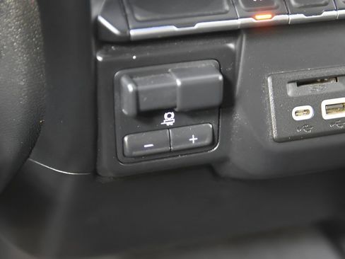 Used 2020 GMC Sierra 1500 SLT AWD/4WD image 22