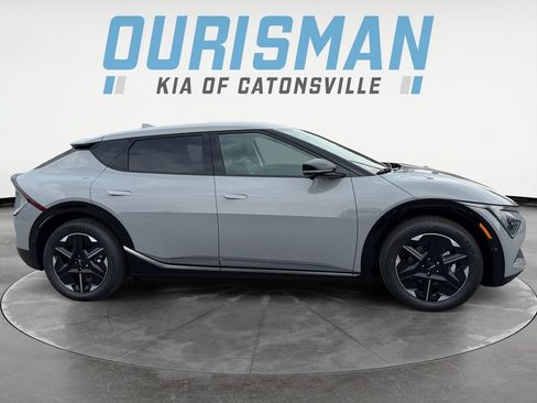 New 2026 Kia EV6 Wind RWD image 7