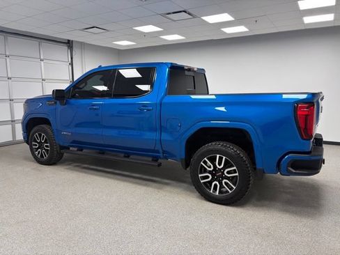 Used 2023 GMC Sierra 1500 AT4 w/ Technology Package AWD/4WD image 6
