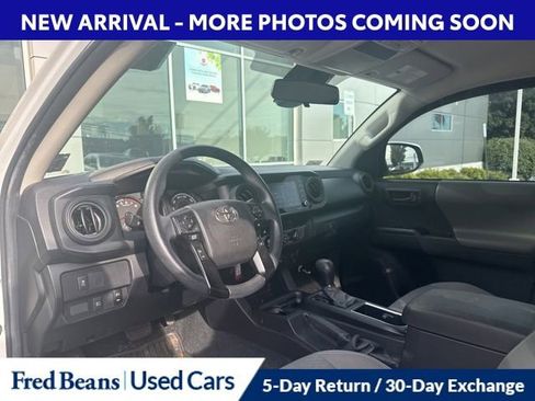 Certified 2022 Toyota Tacoma SR w/ SR Convenience Package AWD/4WD image 13