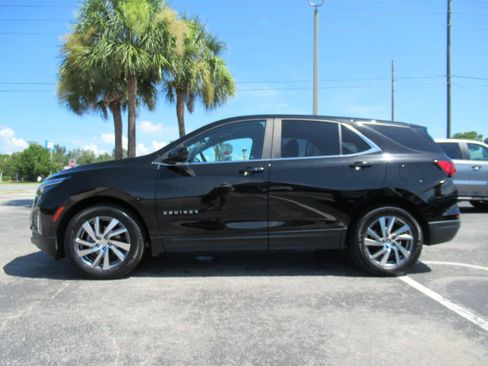 Used 2022 Chevrolet Equinox LT FWD image 2