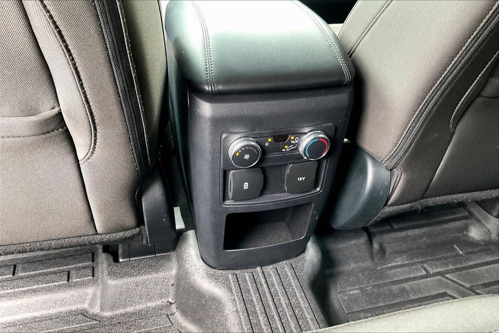Used 2021 Ford Explorer XLT AWD/4WD image 30