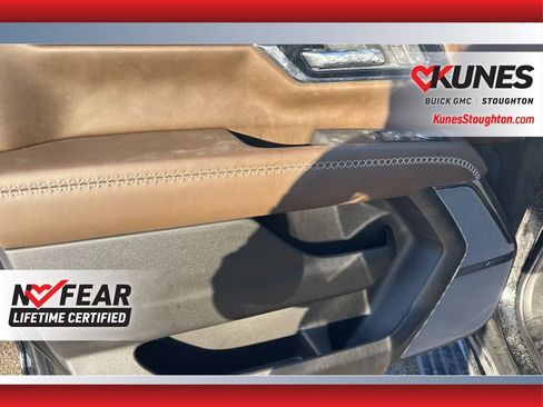 Used 2025 GMC Yukon XL Denali Ultimate image 8