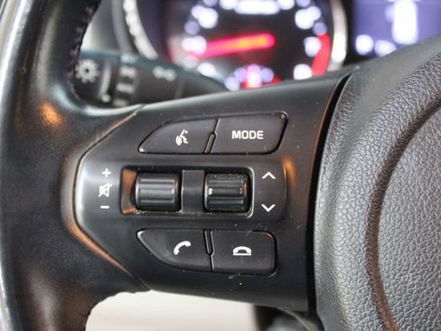 Used 2019 Kia Sedona EX FWD image 18