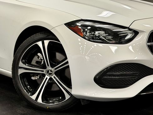 Used 2023 Mercedes-Benz C 300 Sedan image 4