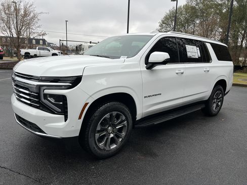 New 2026 Chevrolet Suburban LT image 6