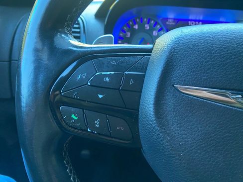 Used 2019 Chrysler 300 S image 25
