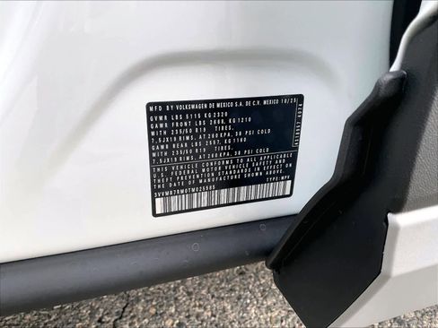 New 2026 Volkswagen Tiguan SE image 17