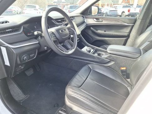 Used 2024 Jeep Grand Cherokee L Limited w/ Luxury Tech Group II AWD/4WD image 10