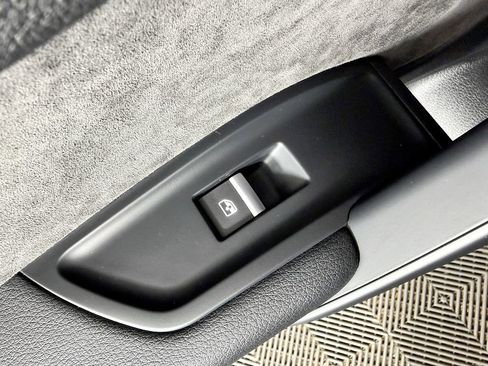 Used 2020 Audi SQ5 Premium w/ Convenience Package image 38