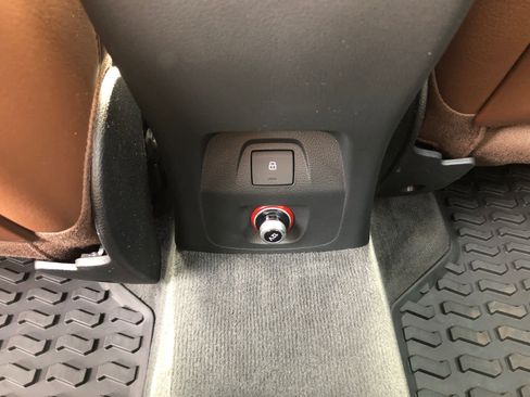 Used 2018 Audi Q3 2.0T Premium AWD/4WD image 24