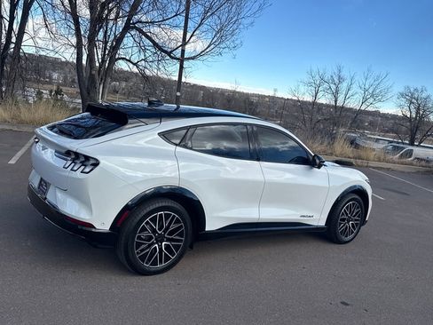 Certified 2024 Ford Mustang Mach-E Premium image 8