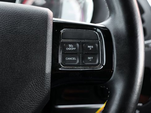 Used 2020 Dodge Grand Caravan SXT image 25