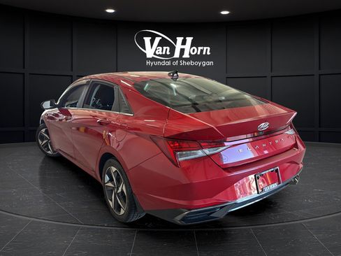 Used 2022 Hyundai Elantra SEL w/ Convenience + Premium Package FWD image 5