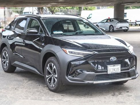 Used 2025 Subaru Solterra Premium image 3