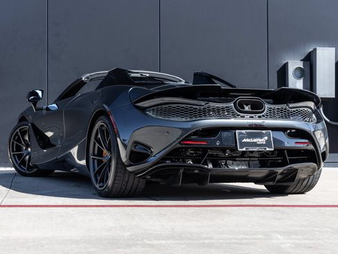 Used 2024 McLaren 750S Spider RWD image 8