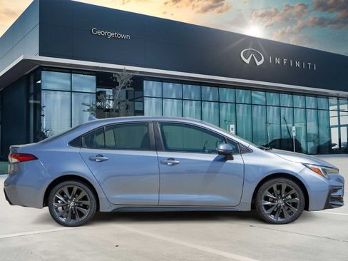 Used 2024 Toyota Corolla XSE image 3