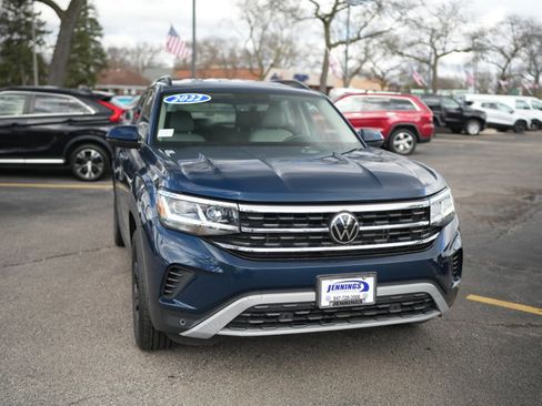 Certified 2022 Volkswagen Atlas SE w/ Black Wheel Package AWD/4WD image 2