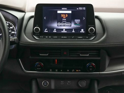 Used 2023 Nissan Rogue SV image 15