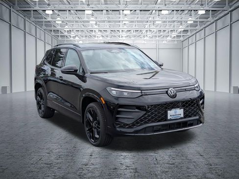 New 2026 Volkswagen Tiguan SE R-Line AWD/4WD image 7