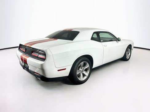 Used 2017 Dodge Challenger SXT RWD image 9
