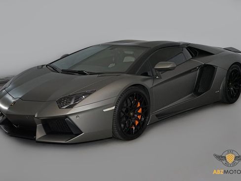 Used 2015 Lamborghini Aventador LP 700-4 image 3