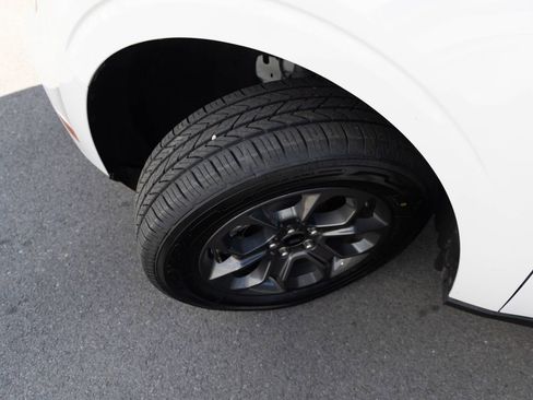 Used 2022 Ford Maverick XLT image 9