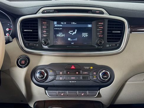Used 2018 Kia Sorento EX image 15
