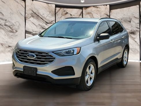 Used 2020 Ford Edge SE FWD image 2