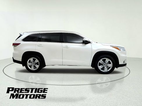 Used 2016 Toyota Highlander Limited Platinum AWD/4WD image 9