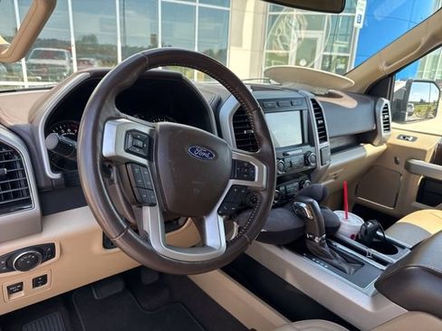 Used 2020 Ford F150 Lariat image 6