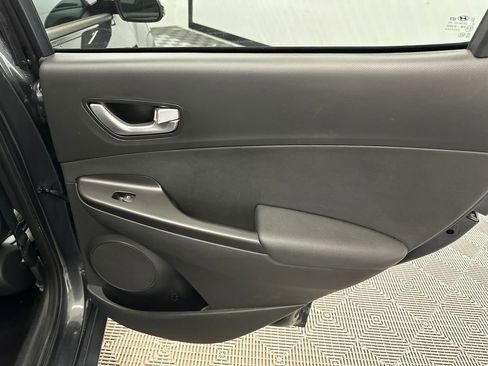 Used 2022 Hyundai Kona Limited image 17