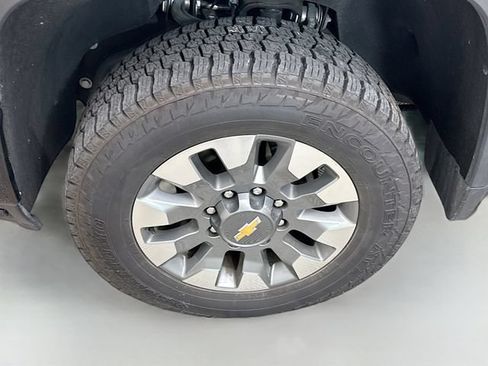 Used 2025 Chevrolet Silverado 2500 Custom w/ Custom Value Package AWD/4WD image 31