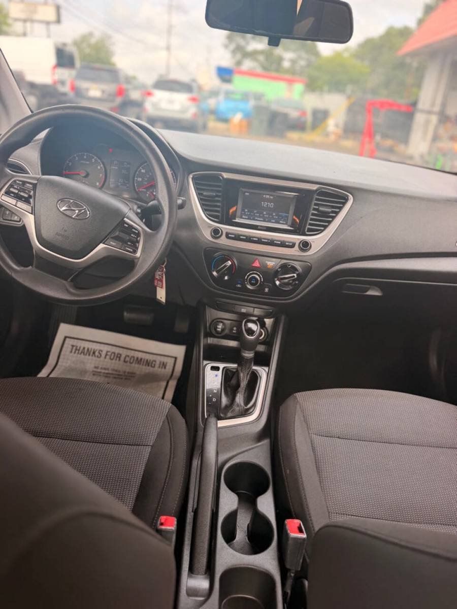 Used 2019 Hyundai Accent SE FWD image 29