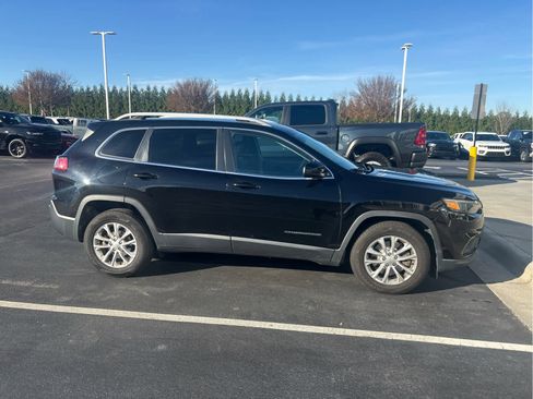 Used 2019 Jeep Cherokee Latitude w/ Popular Appearance Group image 41