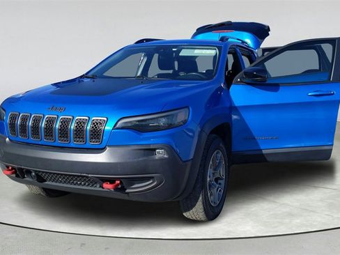 Used 2022 Jeep Cherokee Trailhawk image 10