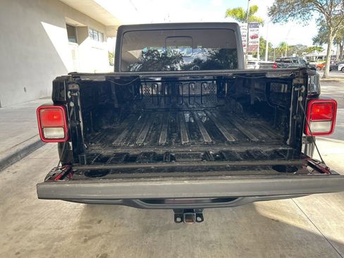 Used 2023 Jeep Gladiator Sport image 35